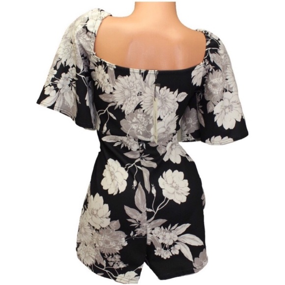 🌸New🌸 Boohoo Floral Romper Size 6 NWT - Picture 2 of 3